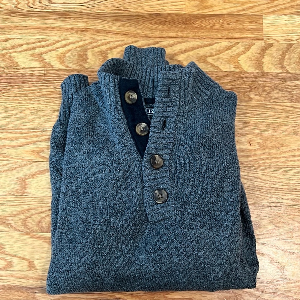 Sweater , Izod , Gray color, 4 button collar sweatshirt , Medium